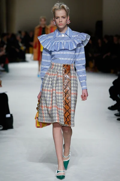 Look 2
